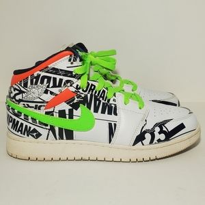 Nike Air Jordan 1 Mid GS All Over Logos 554725-143 White/Blk Youth 7 / Wmn's 8.5